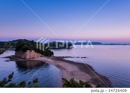 小豆島 潮の満ちてきたエンジェルロード 夕景 小豆島 潮の満ちてきたエンジェルロード 夕景 34726409