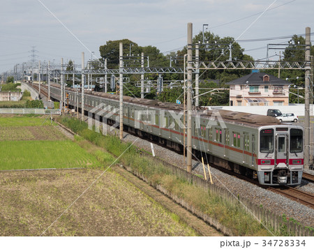 南栗橋から中央林間へ向かう東武30000系急行電車 34728334