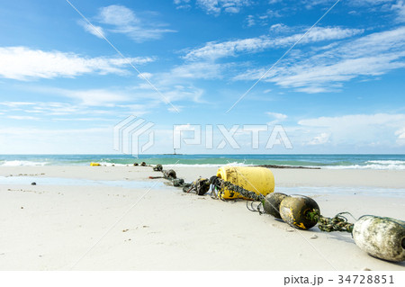 Sea and beach and sky 34728851