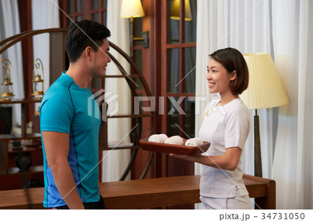 Take a towel please 34731050