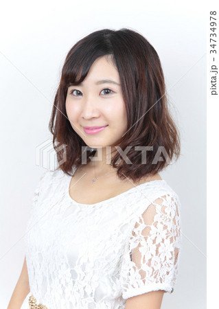 若い女性　ヘアスタイル 34734978