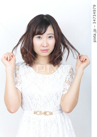 若い女性 ヘアスタイル 若い女性 ヘアスタイル 34734979
