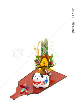 戌年　年賀素材〜羽子板と白い犬 34740580