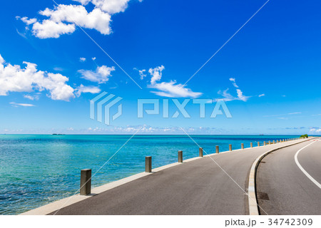 瀬長島の海と道路 瀬長島の海と道路 34742309