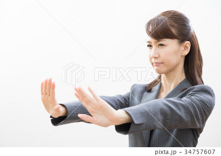 ビジネスウーマン　断る　ブロック 34757607