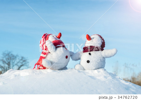 Couple of snowmen 34762720