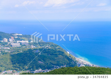 【静岡県】東伊豆町高原から見る、熱川温泉街 34764835
