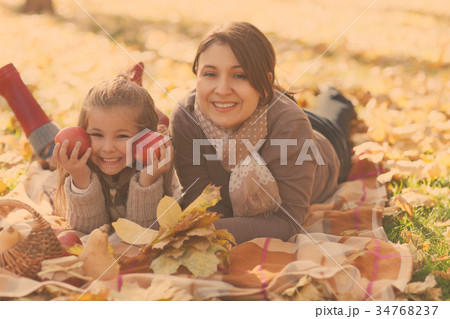 Happy young mother with daughter 34768237