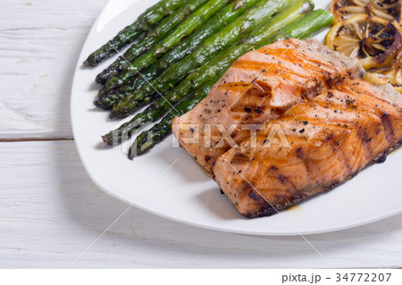Fillet of grilled salmon Fillet of grilled salmon 34772207