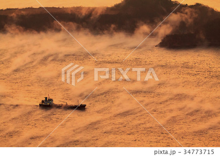 広島県　三原海　霧の朝 34773715