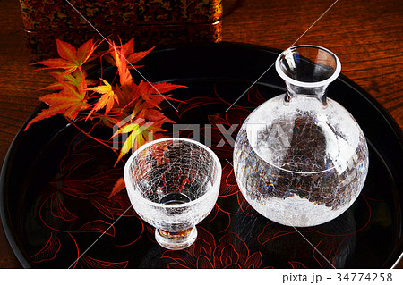 紅葉と日本酒 紅葉と日本酒 34774258