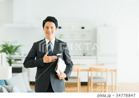 ビジネスマン（不動産） 34776847