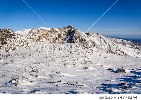 稜線からの冬の那須連山 34778244