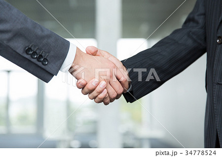 握手 ビジネスの写真素材