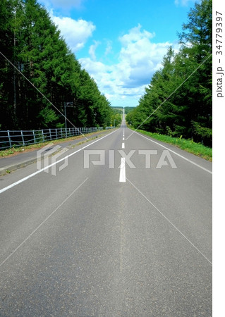 北19号　一直線の道　（中標津町） 34779397