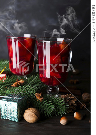 Cup of hot wine with spices 34780791