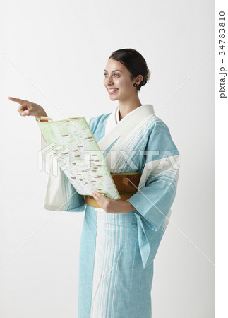 着物を着ている外国人 着物を着ている外国人 34783810