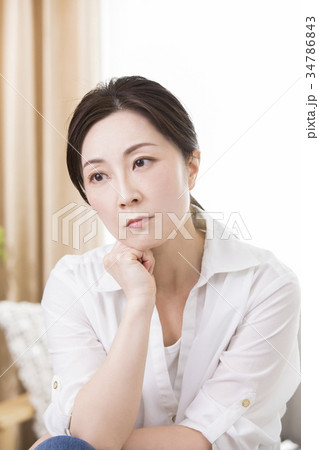 ミドル女性　 34786843