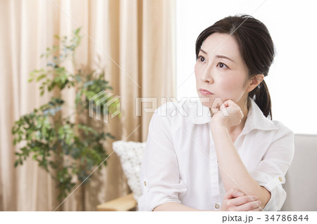 ミドル女性　 34786844