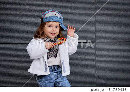model child hip-hop.baby in a baseball cap. 34789453