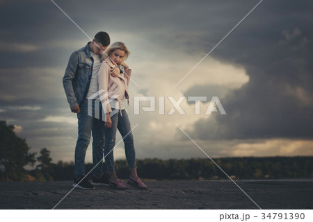 beautiful blonde girl with boyfriend beautiful blonde girl with boyfriend 34791390