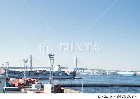 貨物船の出港  34792637