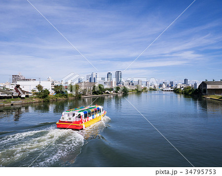 名古屋都市風景　中川運河とクルーズ船　ながら橋から 34795753