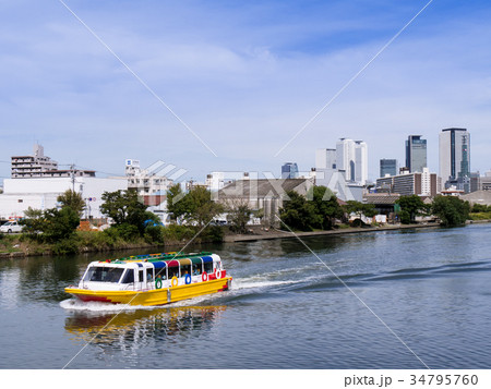 名古屋都市風景　中川運河とクルーズ船　ながら橋から 34795760