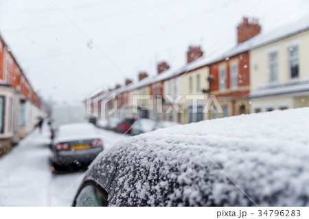 Snow covers England streets Snow covers England streets 34796283