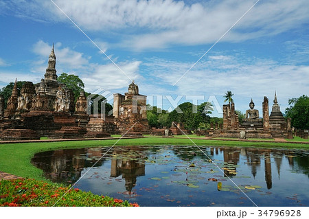 タイ王国スコータイ歴史公園内「ワット・マハタート」 タイ王国スコータイ歴史公園内「ワット・マハタート」 34796928