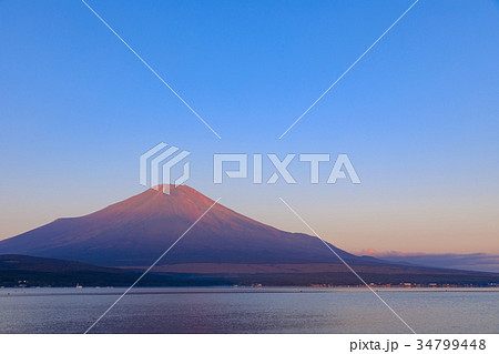 山梨_朝日輝く赤富士 山梨_朝日輝く赤富士 34799448