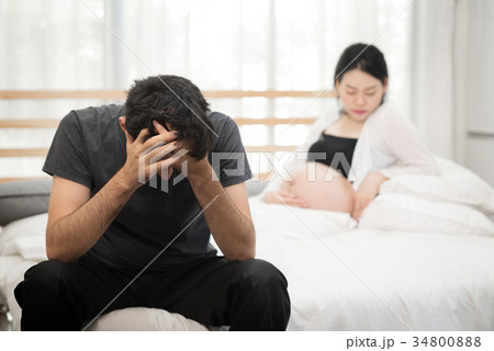 Young couple having a problem. 34800888