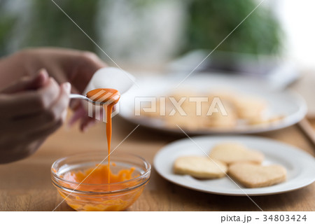 クッキー作り クッキー作り 34803424