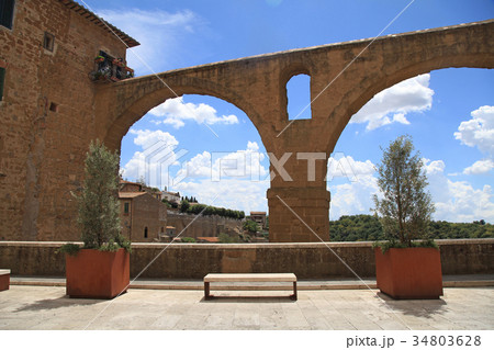 medieval town Pitigliano in Tuscany, Italy 34803628