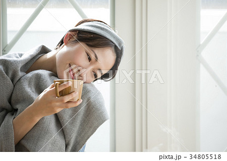 女性　ライフスタイル　リラックス 34805518