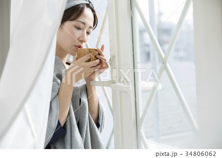 女性　ライフスタイル　リラックス 34806062