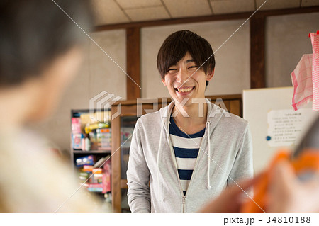 祖母　食事の準備 34810188