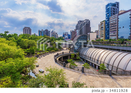 Daan forest park station 34811928