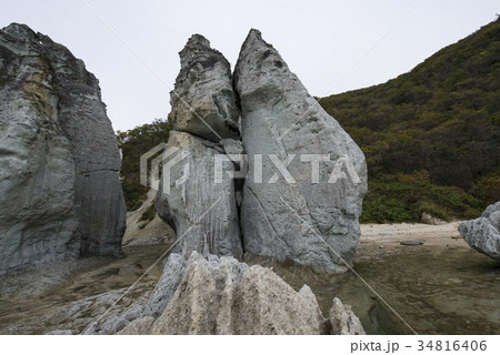 青森下北半島仏ヶ浦の奇岩 34816406