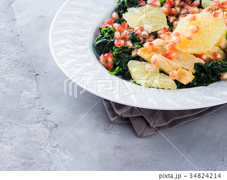 Chicken salad with spinach and grapefruit Chicken salad with spinach and grapefruit 34824214