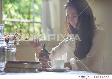 女性 ライフスタイル リラックス 34831222