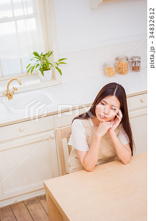 キッチンと女性 34832612