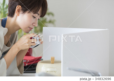 女性　ライフスタイル　料理撮影 34832696