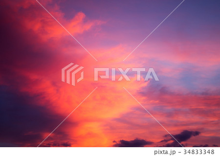 The colorful sky at sunset Dramatic evening The colorful sky at sunset Dramatic evening 34833348