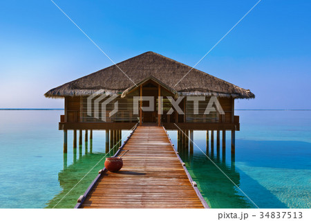 Spa saloon on Maldives island 34837513