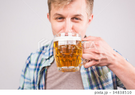 Man drinking beer Man drinking beer 34838510