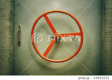 Red handweel of the lock of hermetic door 34850223
