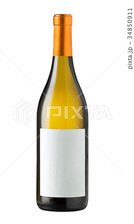 Wine bottle isolated with blank label. 34850911