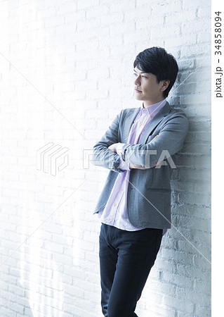 30代男性 34858094