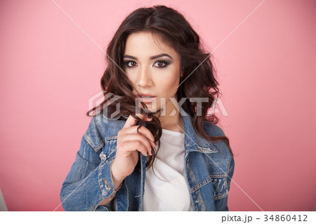beautiful girl posing and photographing himself 34860412